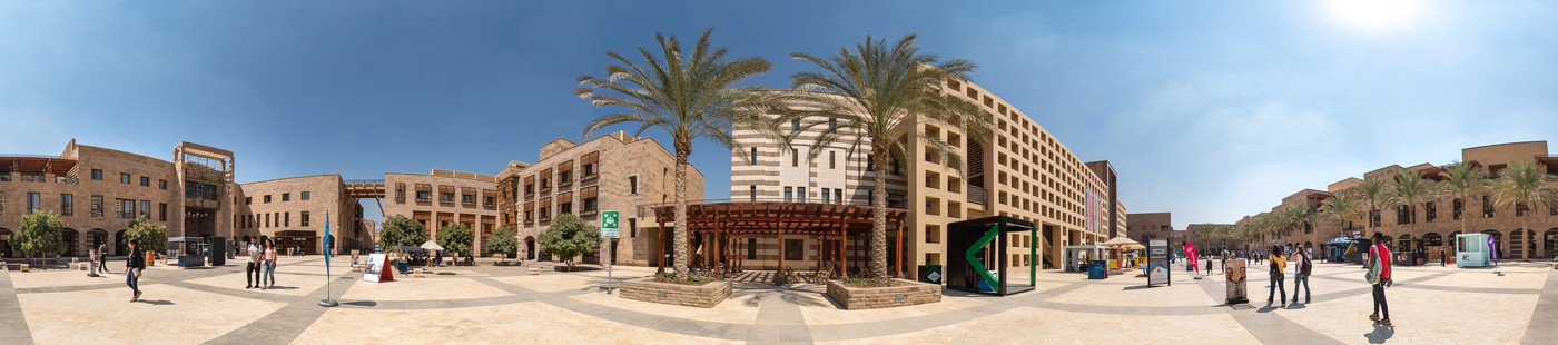 auc-plaza